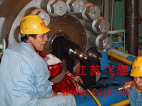 汽機高壓給水泵螺母拆卸現場圖