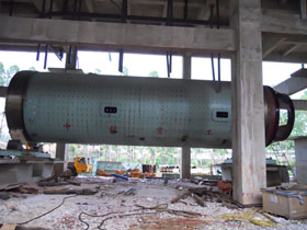 汽機高壓給水泵螺母拆卸現場圖